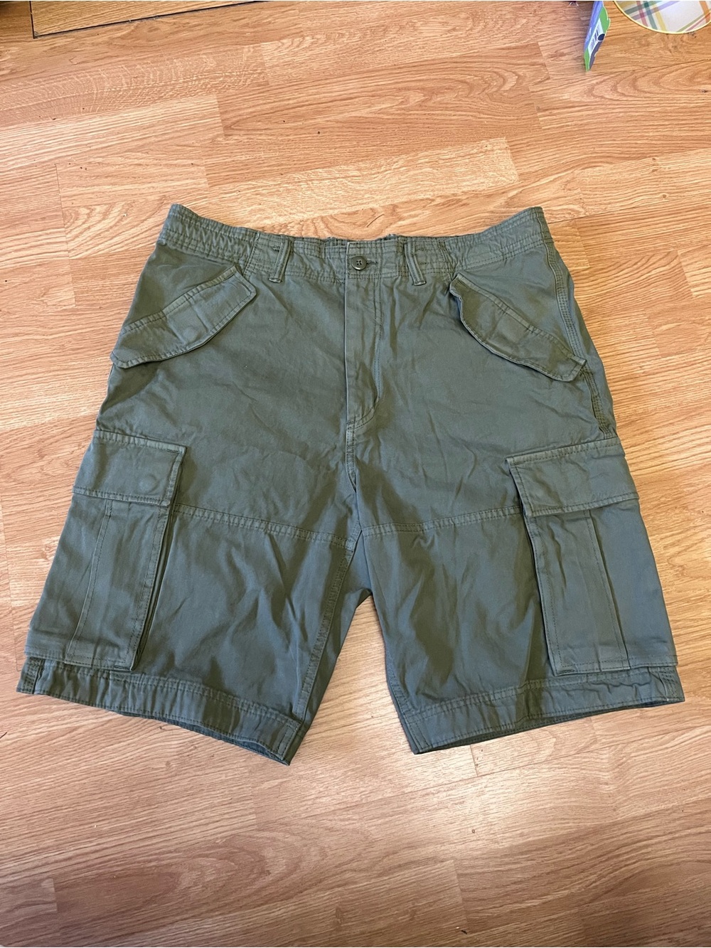 H&M Olive Green Cargo Shorts with Multi-Pocket Utility Design